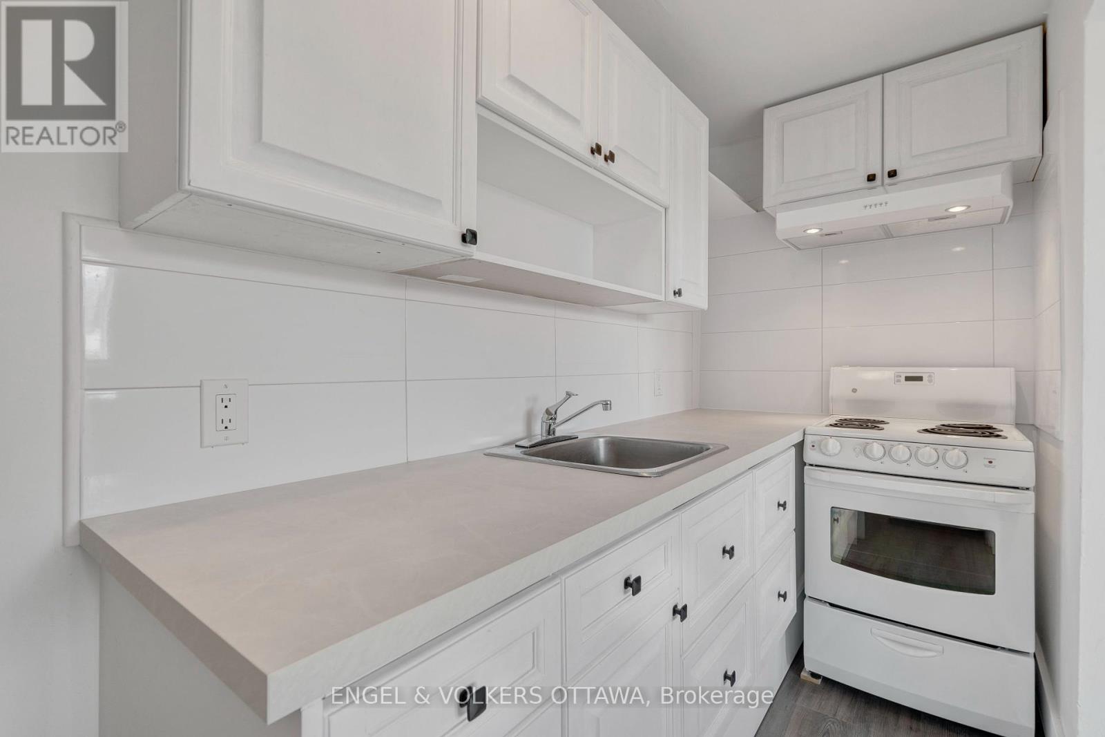 267 Michel Circle, Ottawa, Ontario  K1L 7P4 - Photo 40 - X12116548