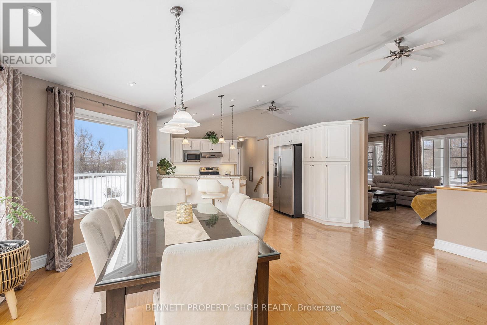 5705 Lombardy Drive, Ottawa, Ontario  K0A 2W0 - Photo 7 - X12116647