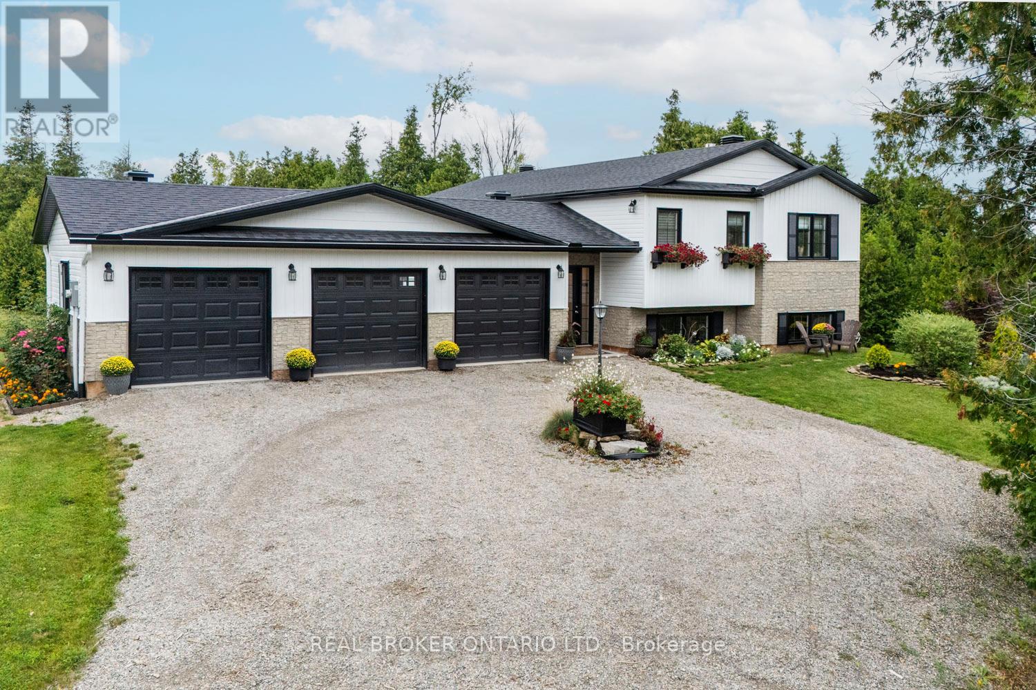 486 Code Drive, Montague, Ontario  K7A 4S6 - Photo 1 - X12116650