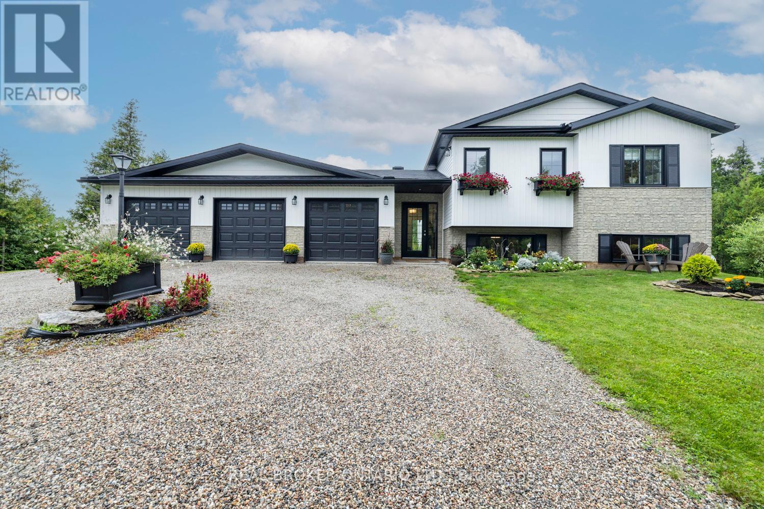 486 Code Drive, Montague, Ontario  K7A 4S6 - Photo 2 - X12116650
