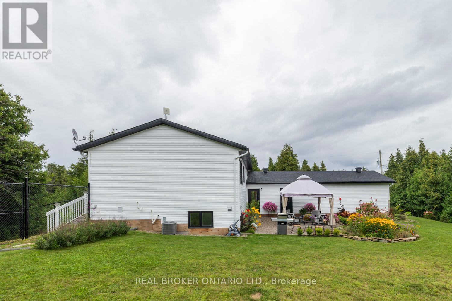 486 Code Drive, Montague, Ontario  K7A 4S6 - Photo 44 - X12116650