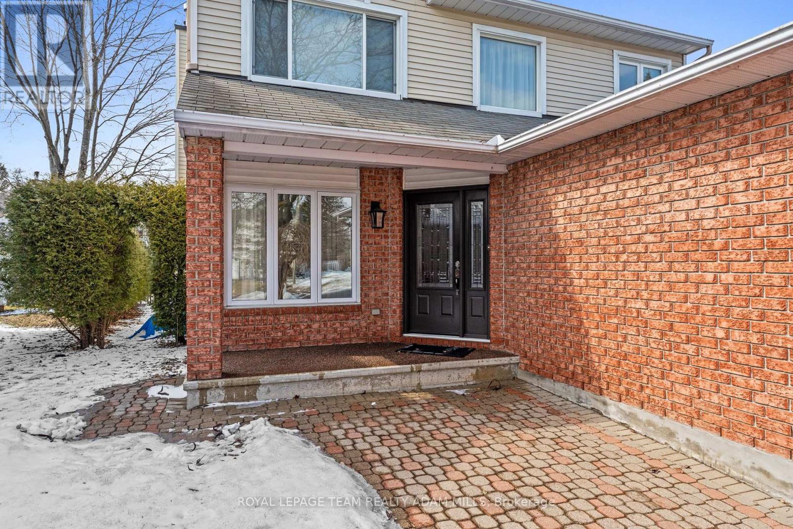 713 Farmbrook Crescent, Ottawa, Ontario  K4A 2L6 - Photo 4 - X12116659