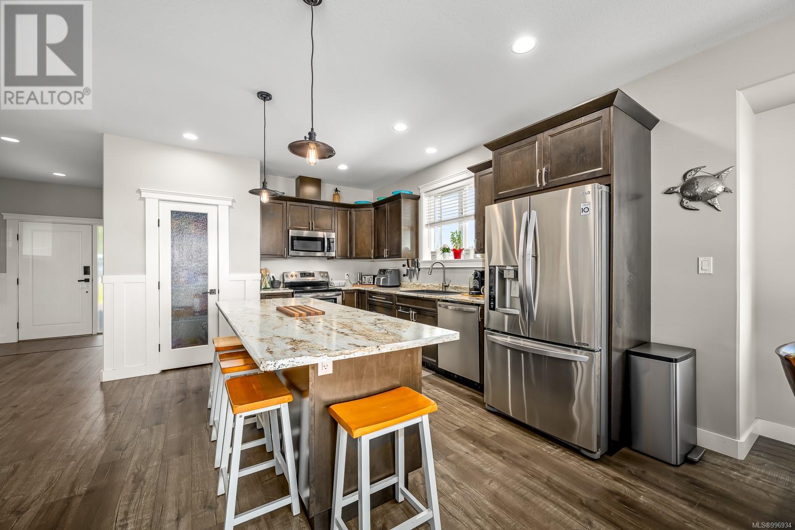 Property at 685 Park Forest Dr image 1