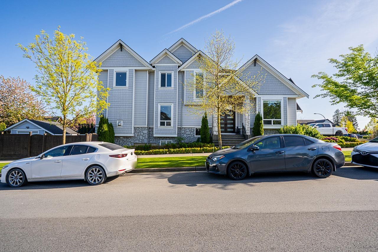 Property at 18712 55 AVENUE image 2