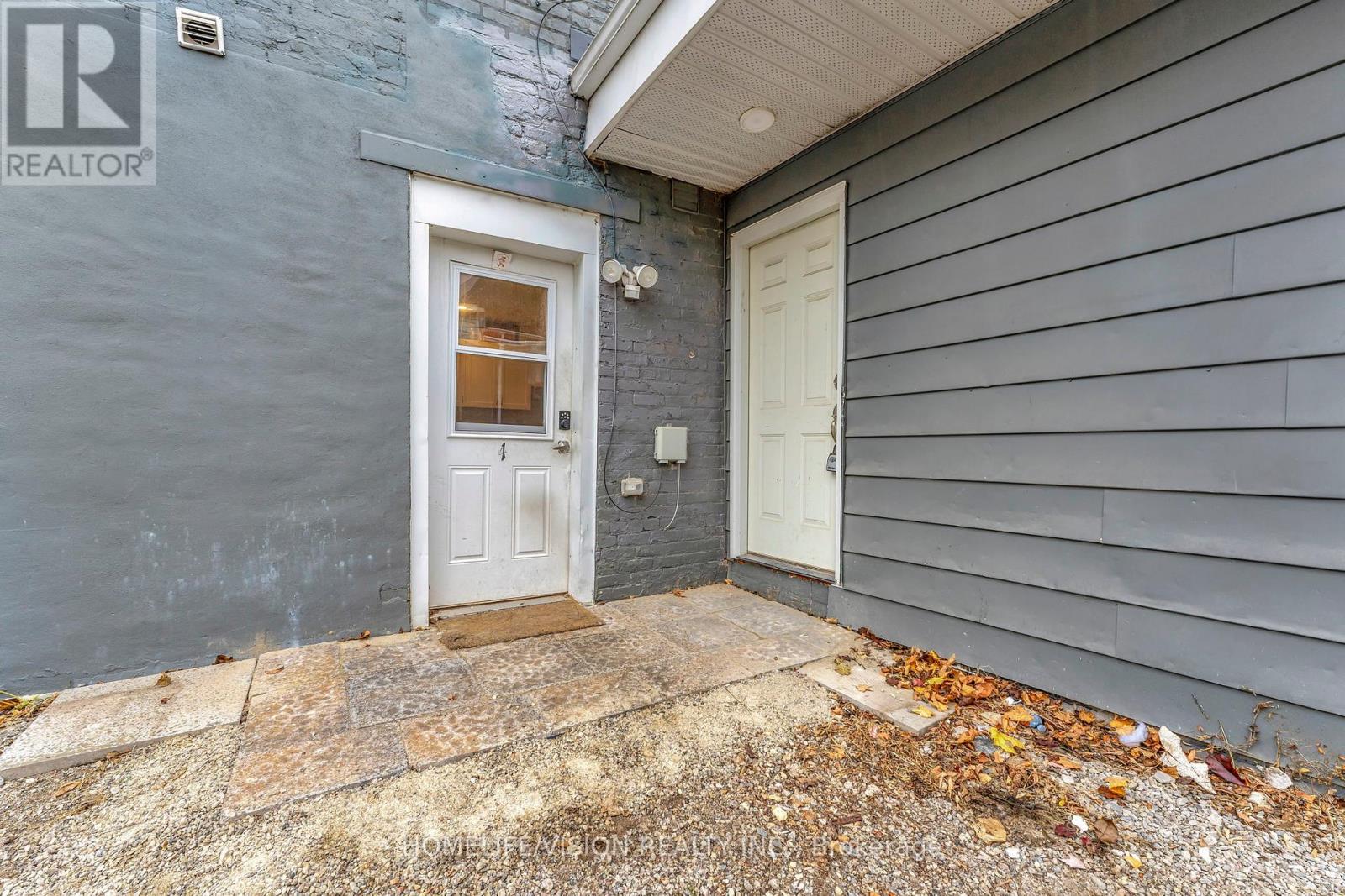 279 Darling Street, Brantford, Ontario  N3S 3X7 - Photo 30 - X12116374