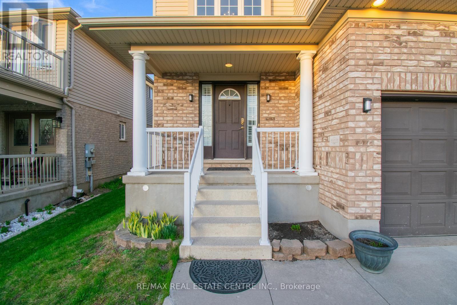Property at 8 SKIPTON CRESCENT image 4