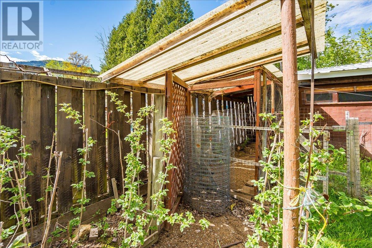 Property at 523 105th Street image 4