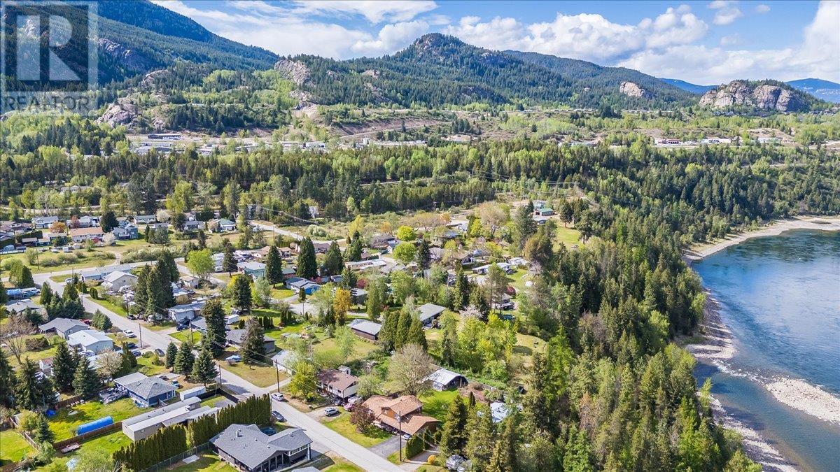 523 105th Street, Castlegar, British Columbia  V1N 3G7 - Photo 61 - 10344255