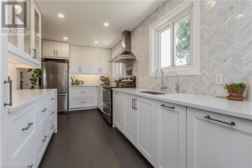 2205 Manchester Drive, Burlington, Ontario  L7P 4K6 - Photo 17 - 40719493
