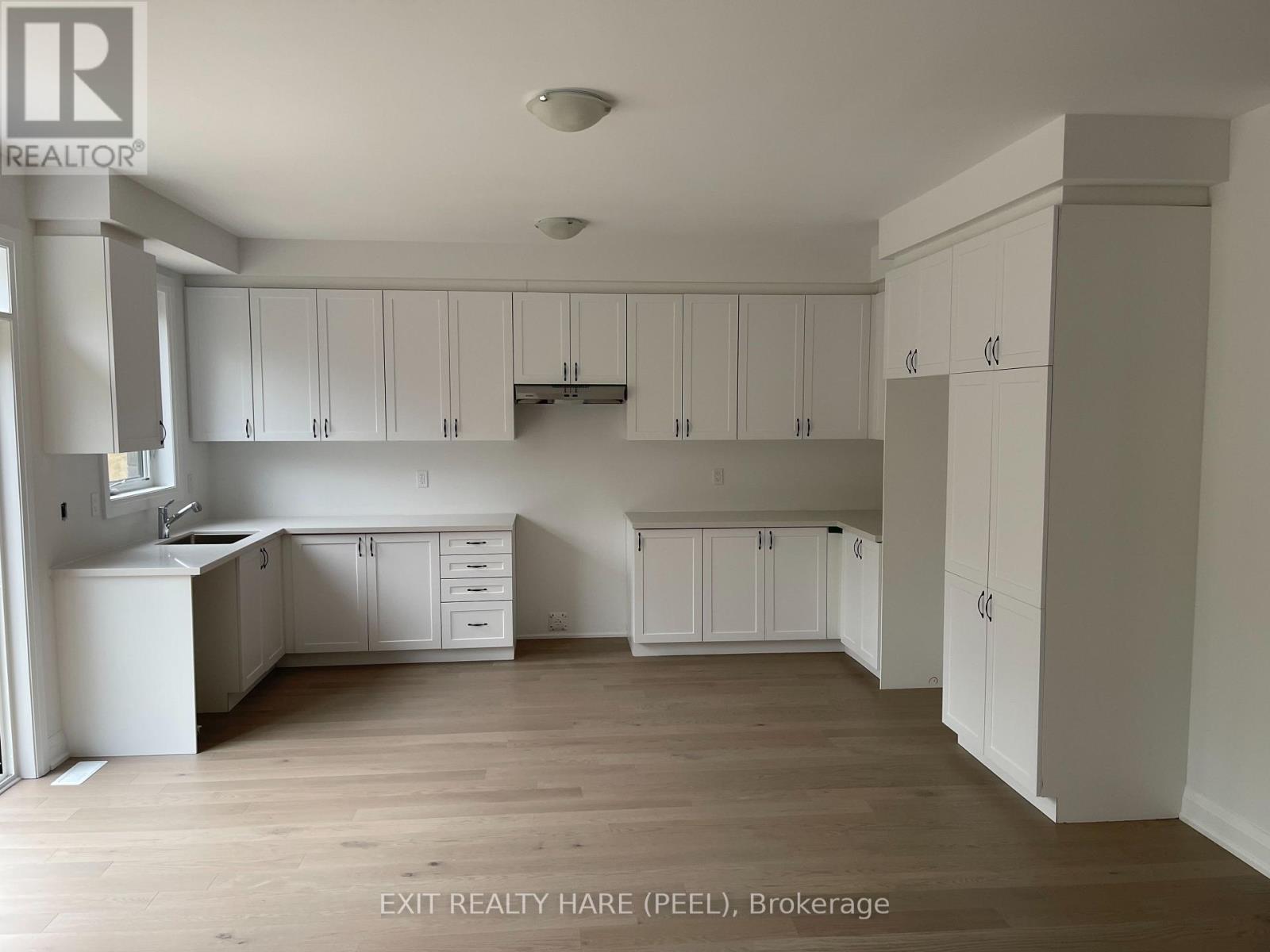 38 Amber Drive, Wasaga Beach, Ontario  L9Z 0R9 - Photo 4 - S12112573