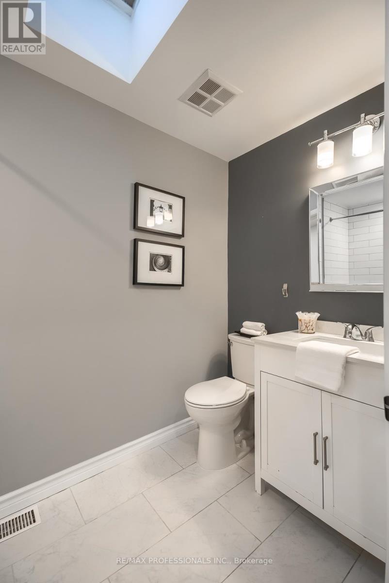 6 Ainsley Gardens, Toronto, Ontario  M9A 1M5 - Photo 35 - W12112363