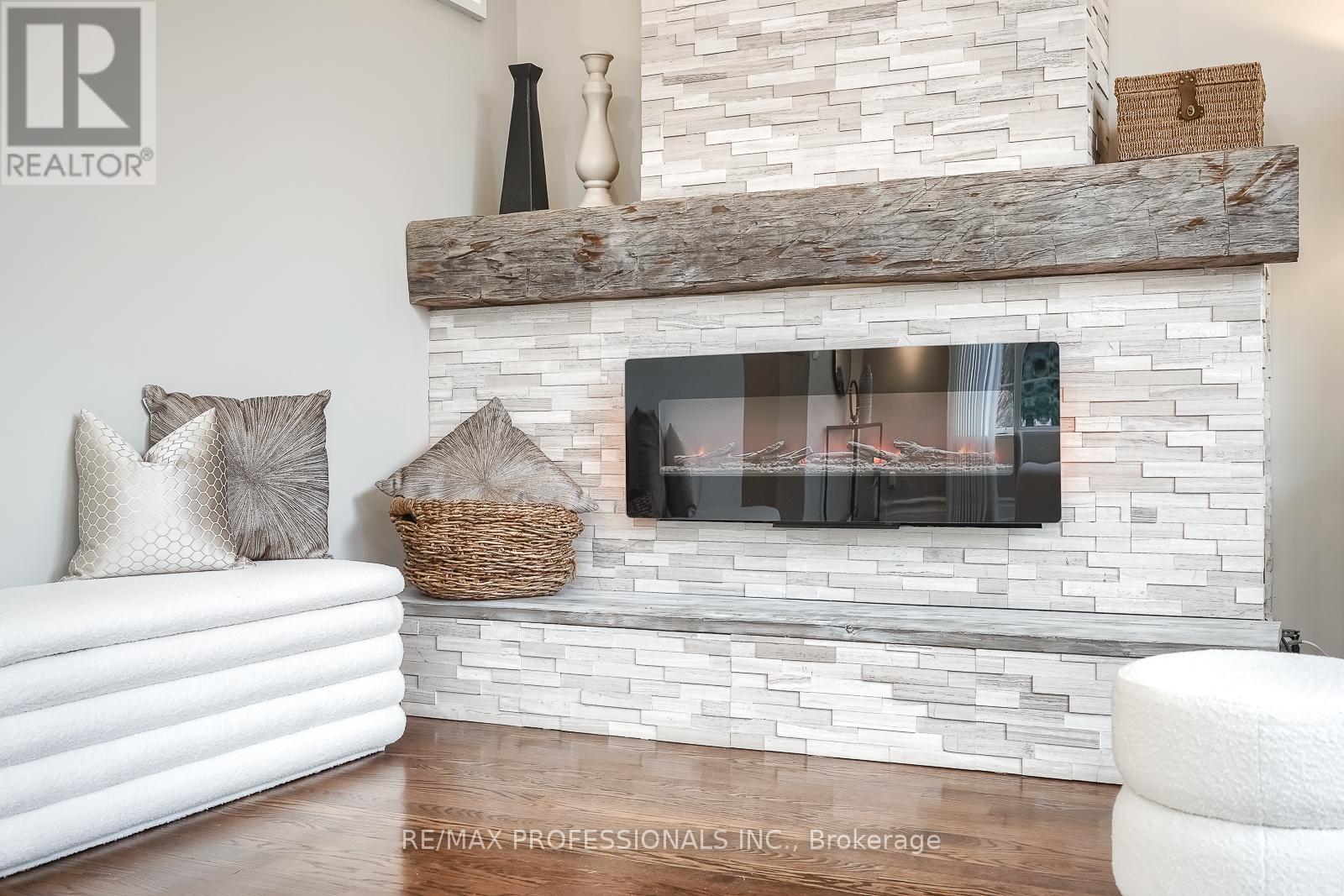 6 Ainsley Gardens, Toronto, Ontario  M9A 1M5 - Photo 7 - W12112363
