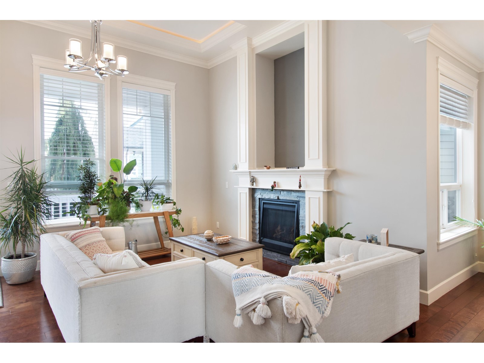 Property at 17433 1 AVENUE image 3