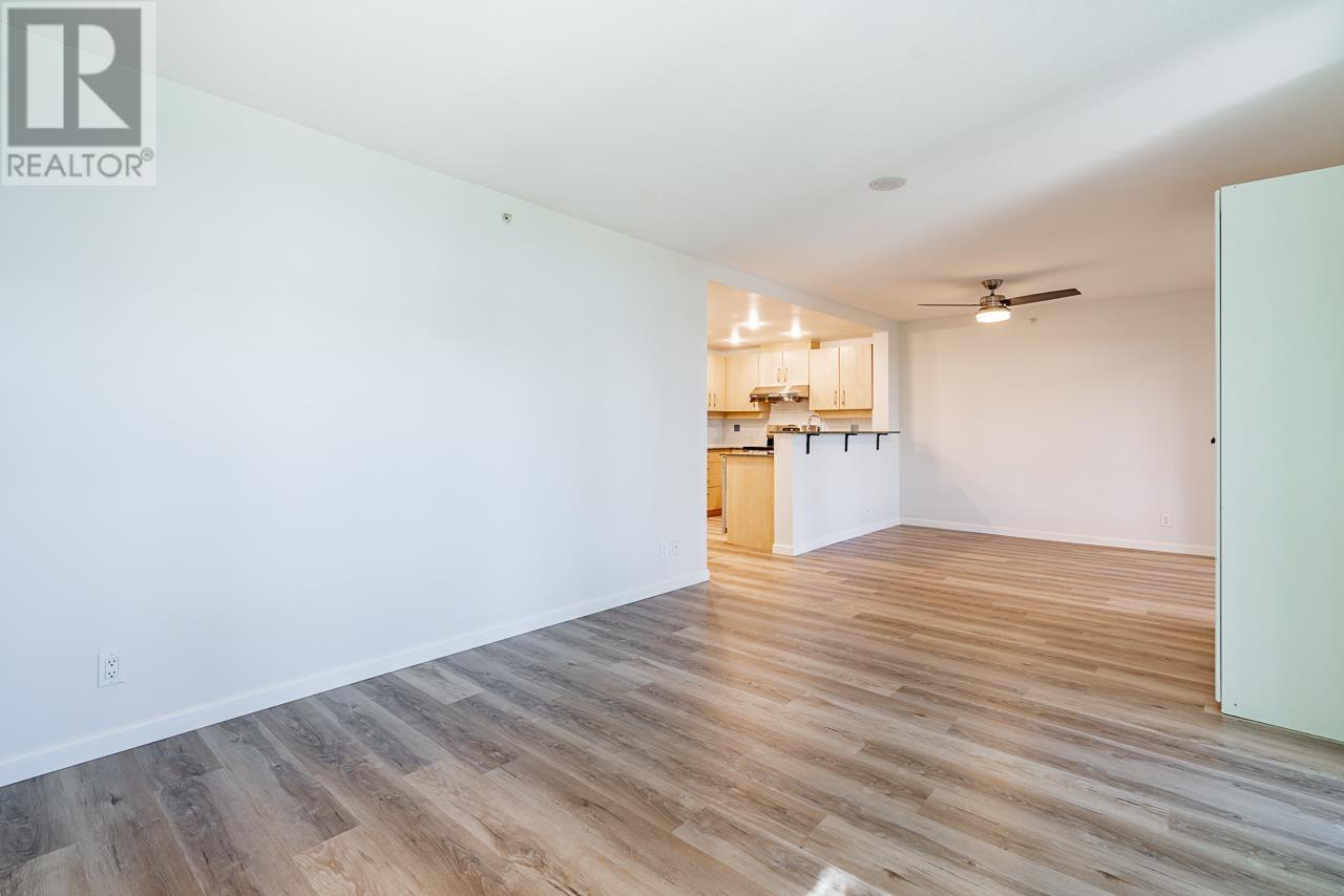 005 9298 University Crescent, Burnaby, British Columbia  V5A 4X8 - Photo 10 - R2989166