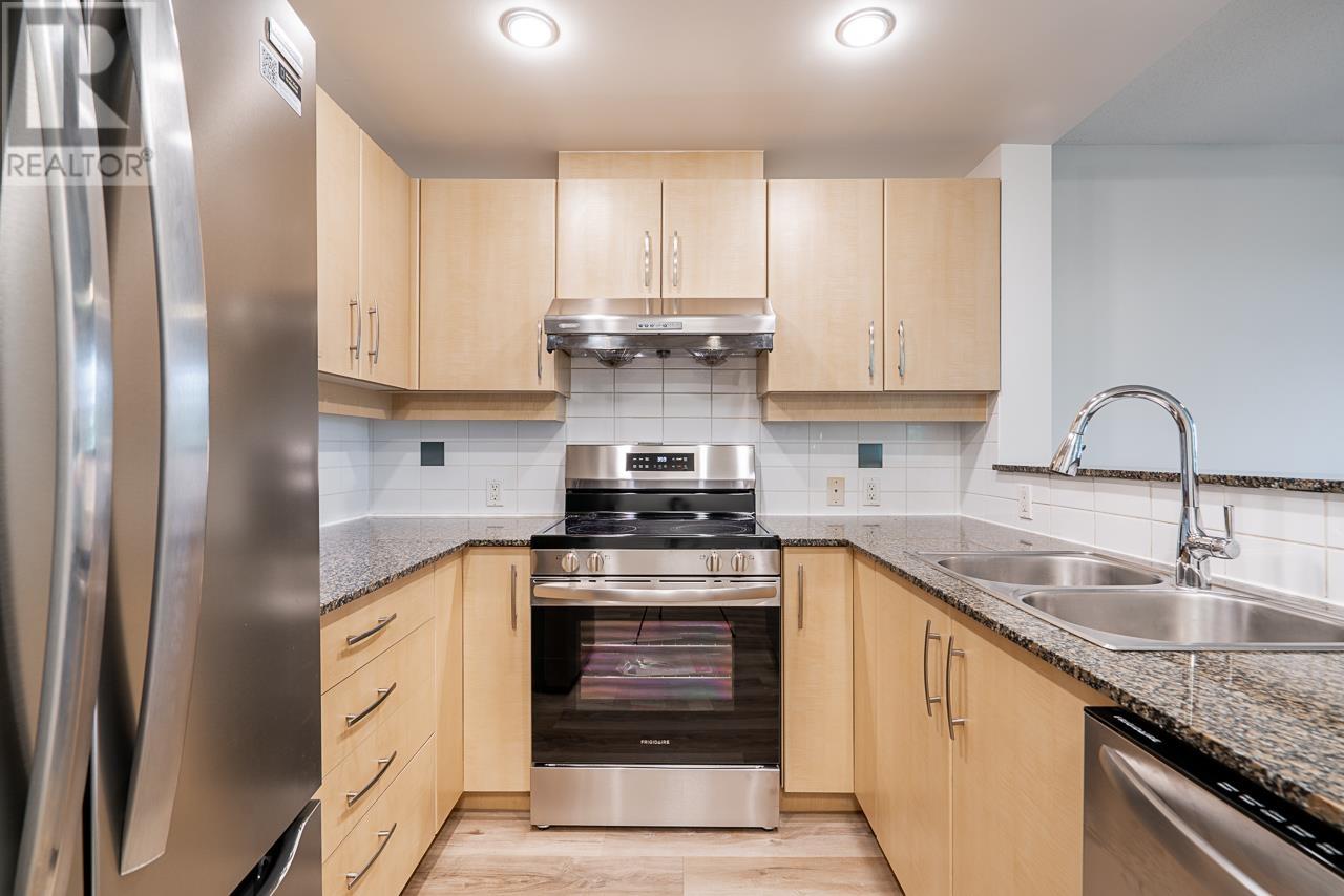 005 9298 University Crescent, Burnaby, British Columbia  V5A 4X8 - Photo 16 - R2989166