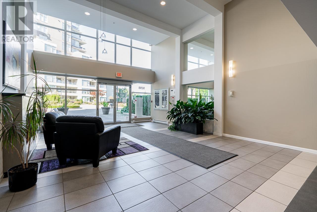 005 9298 University Crescent, Burnaby, British Columbia  V5A 4X8 - Photo 6 - R2989166