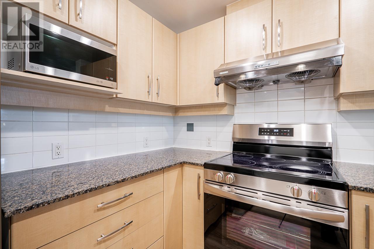 005 9298 University Crescent, Burnaby, British Columbia  V5A 4X8 - Photo 17 - R2989166