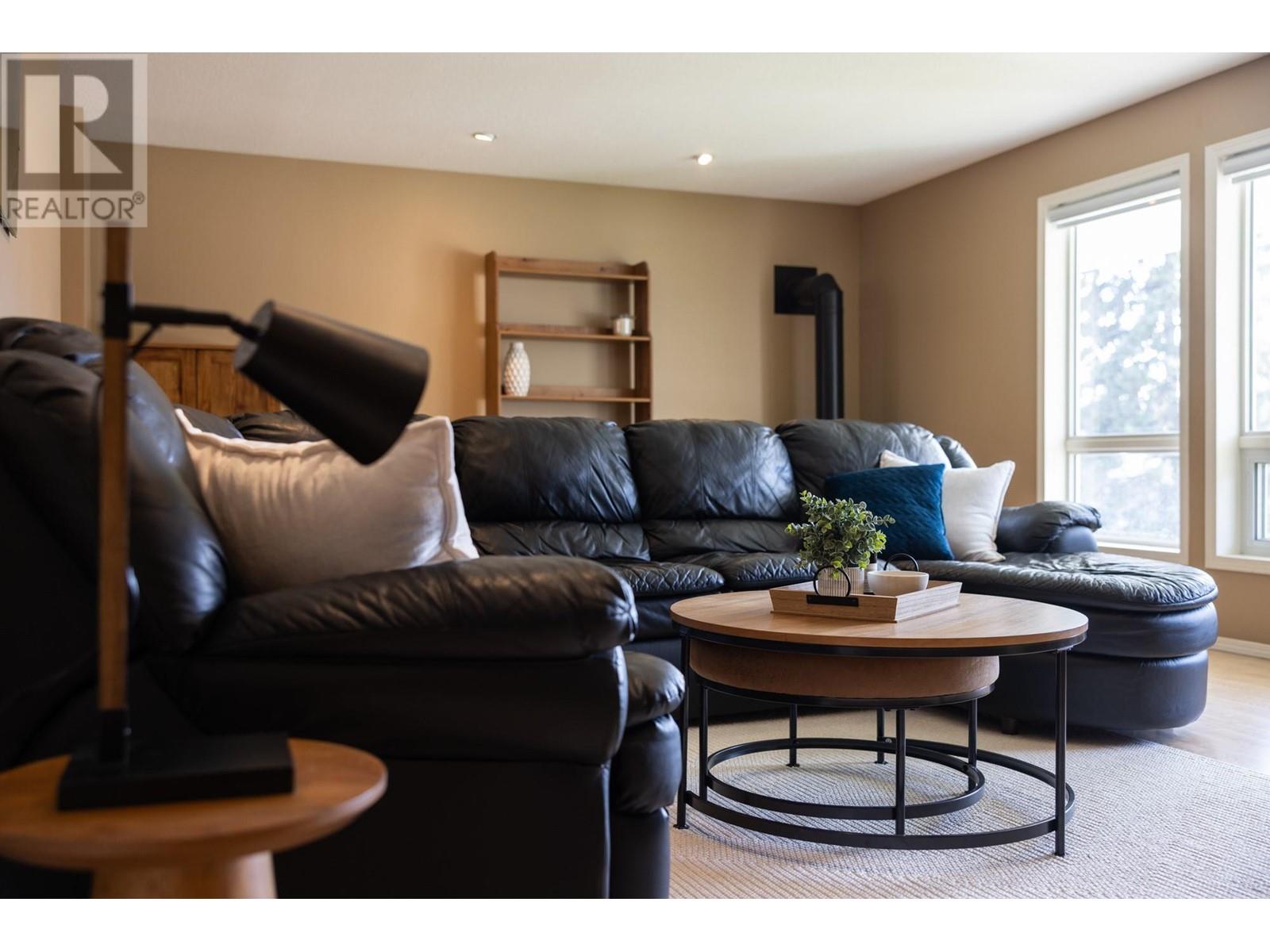 802 11th Avenue, Fernie, British Columbia  V0B 1M0 - Photo 11 - 10344951