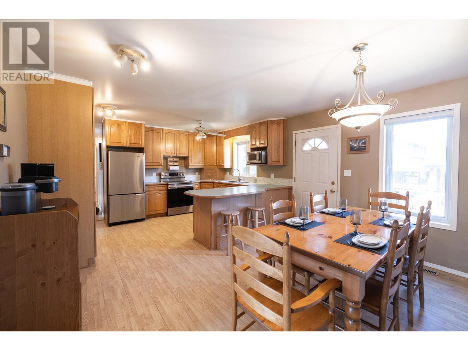 802 11th Avenue, Fernie, British Columbia  V0B 1M0 - Photo 16 - 10344951