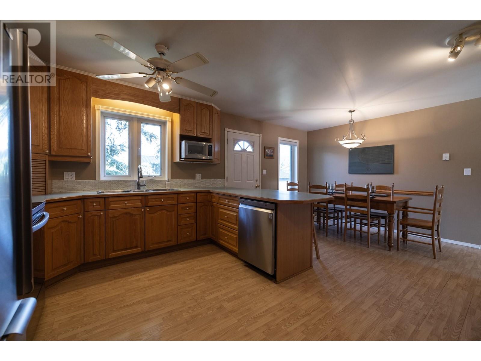 802 11th Avenue, Fernie, British Columbia  V0B 1M0 - Photo 20 - 10344951