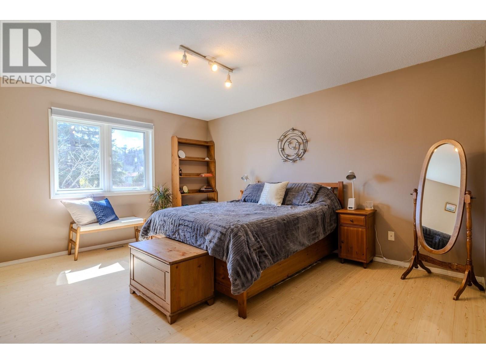802 11th Avenue, Fernie, British Columbia  V0B 1M0 - Photo 25 - 10344951