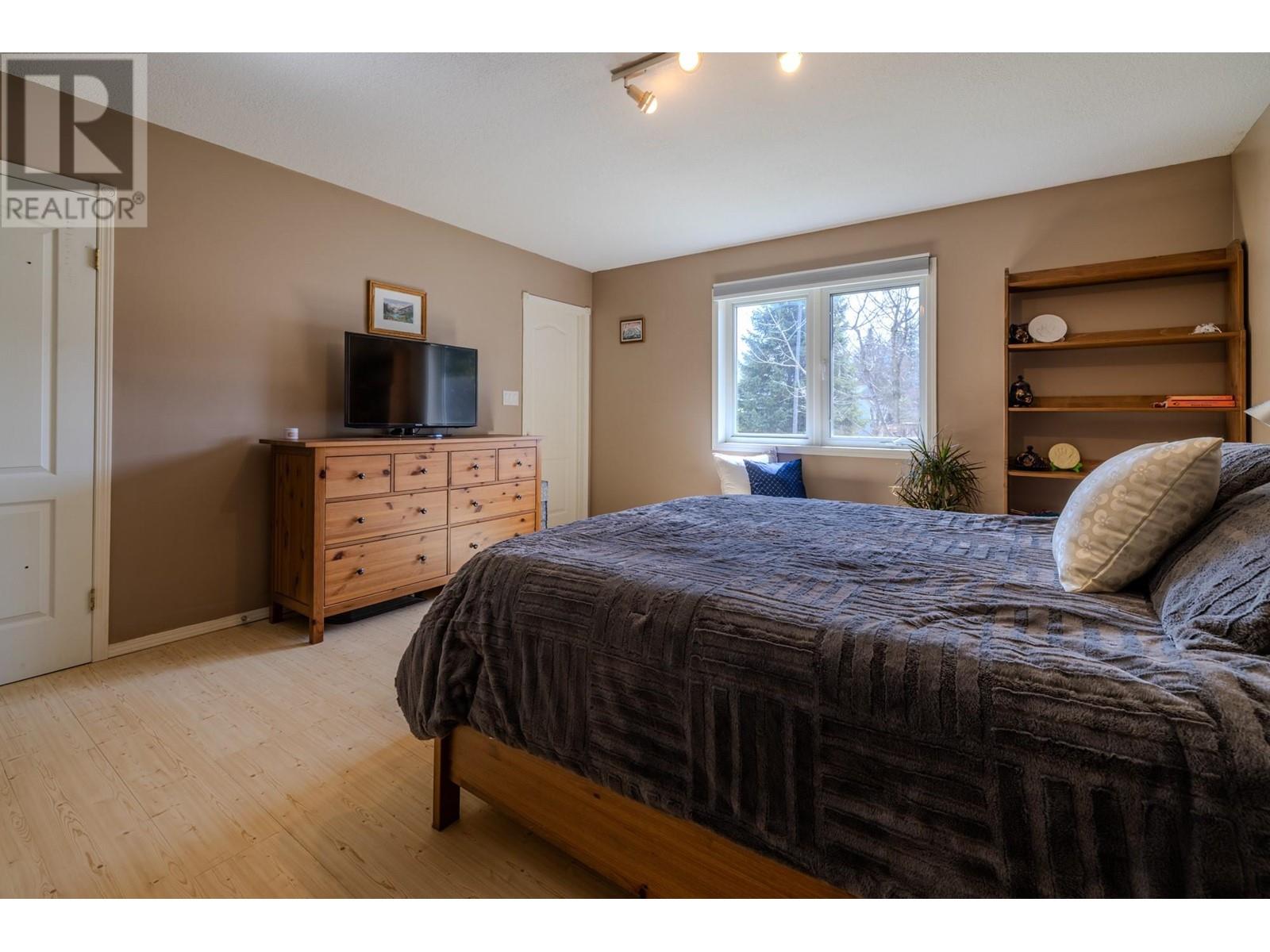802 11th Avenue, Fernie, British Columbia  V0B 1M0 - Photo 28 - 10344951