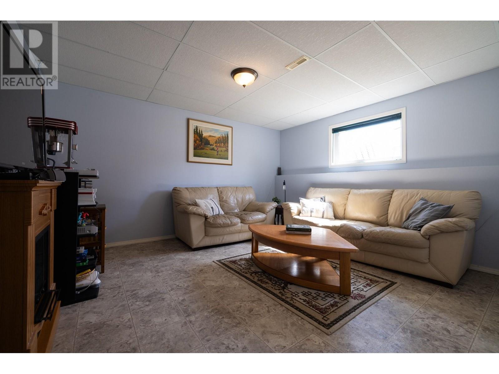 802 11th Avenue, Fernie, British Columbia  V0B 1M0 - Photo 33 - 10344951