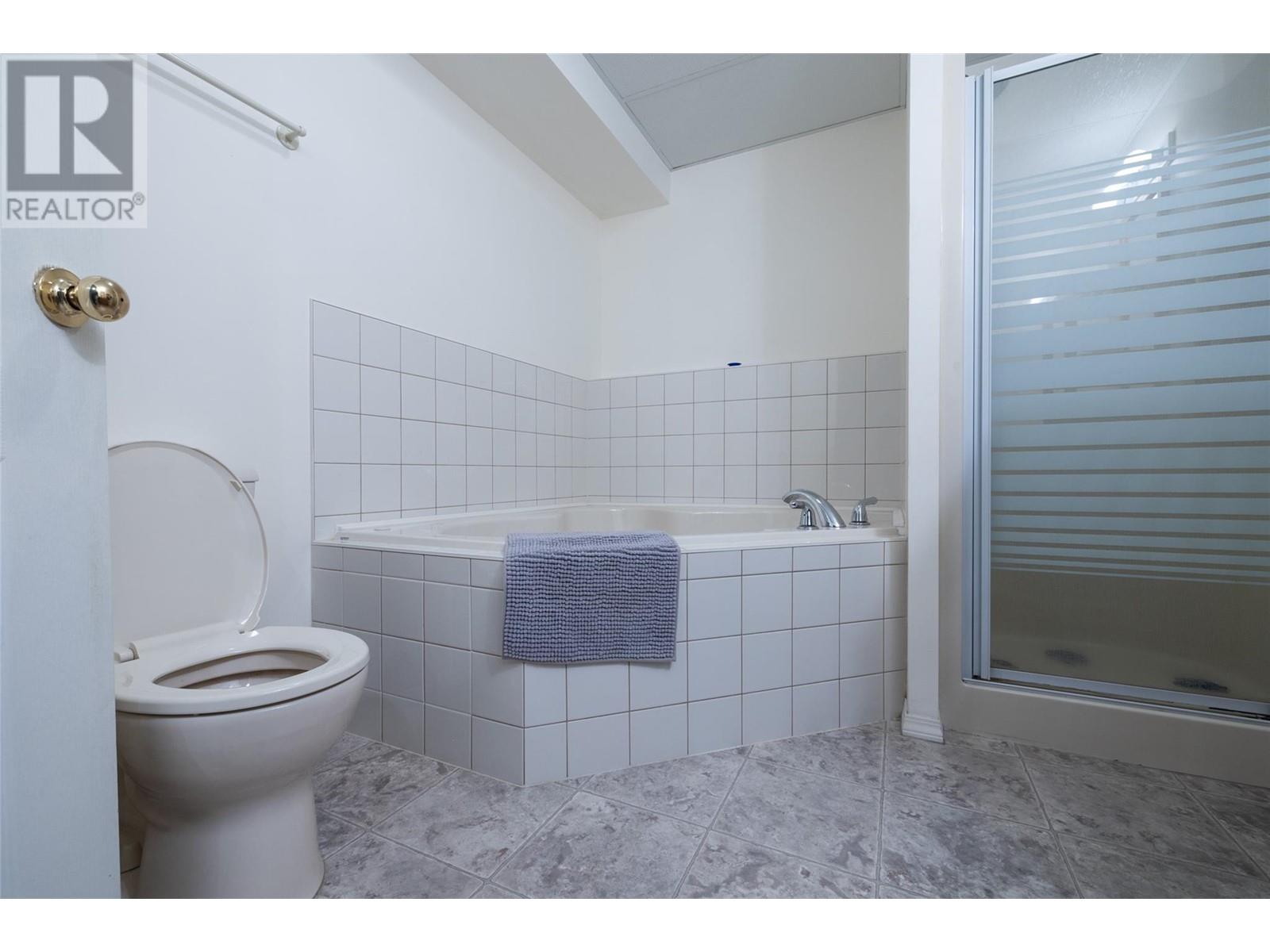 802 11th Avenue, Fernie, British Columbia  V0B 1M0 - Photo 37 - 10344951