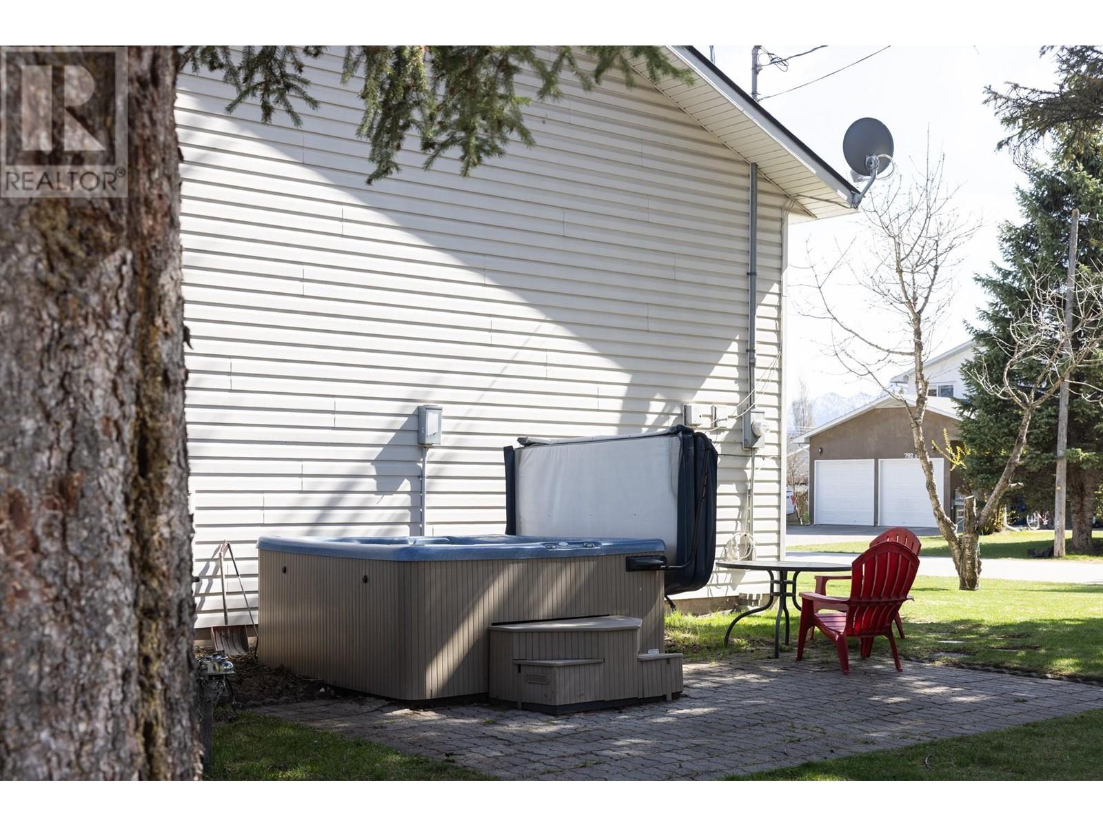 802 11th Avenue, Fernie, British Columbia  V0B 1M0 - Photo 47 - 10344951