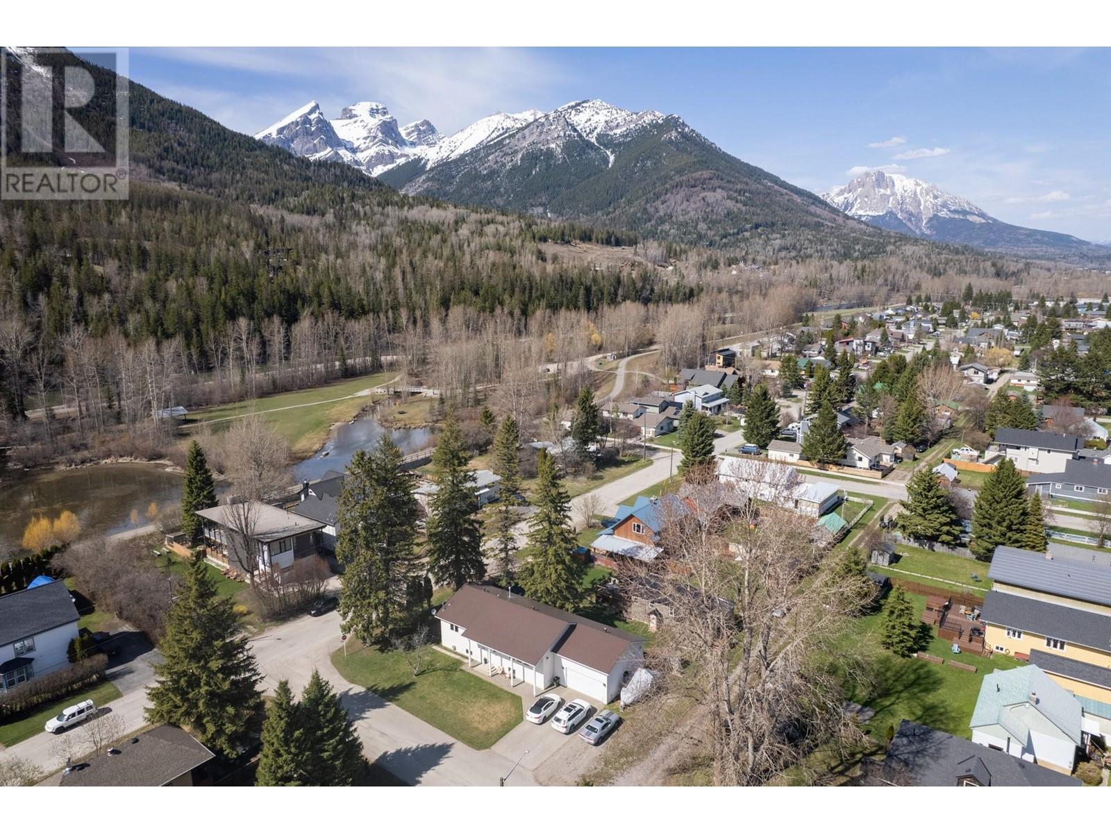 802 11th Avenue, Fernie, British Columbia  V0B 1M0 - Photo 51 - 10344951