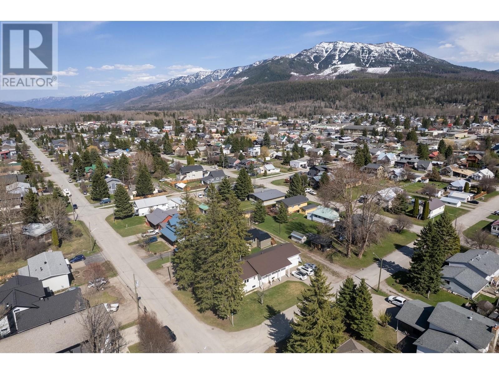802 11th Avenue, Fernie, British Columbia  V0B 1M0 - Photo 53 - 10344951