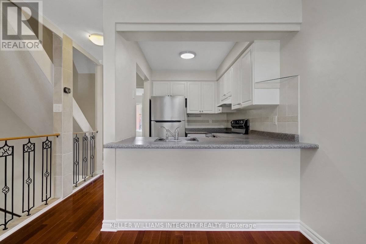 201 Alvin Road, Ottawa, Ontario  K1K 2T9 - Photo 8 - X12116762