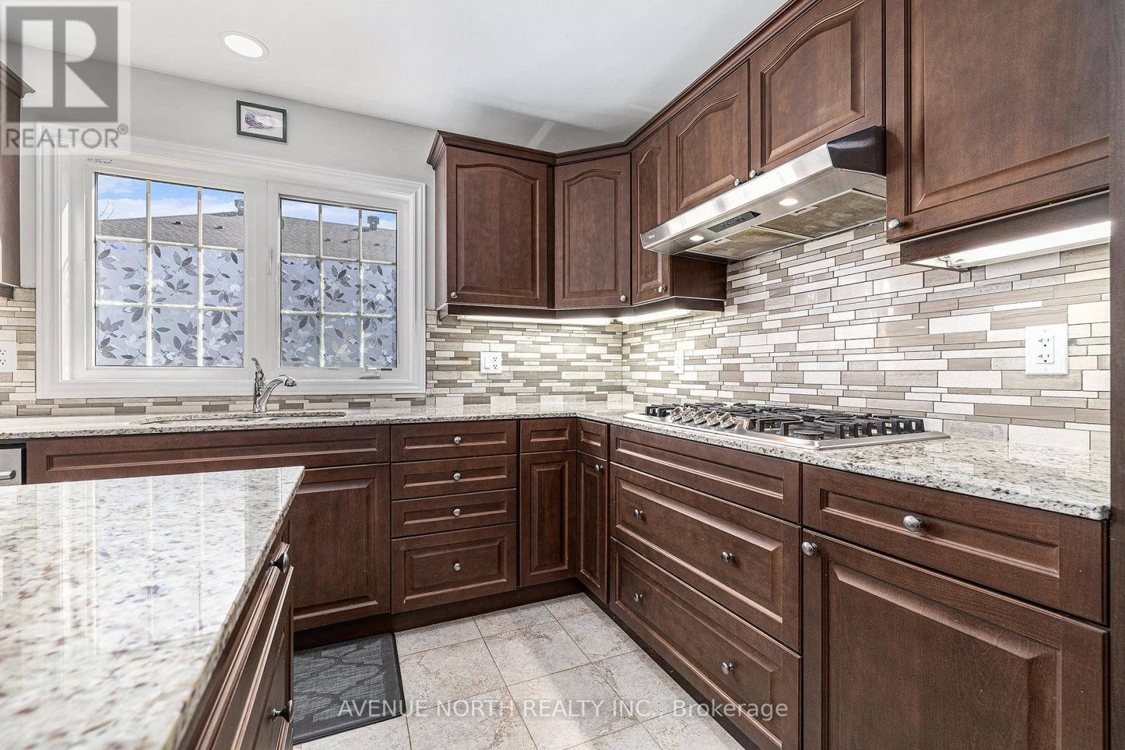 30 Solaris Drive, Ottawa, Ontario  K2M 0L6 - Photo 12 - X12116764