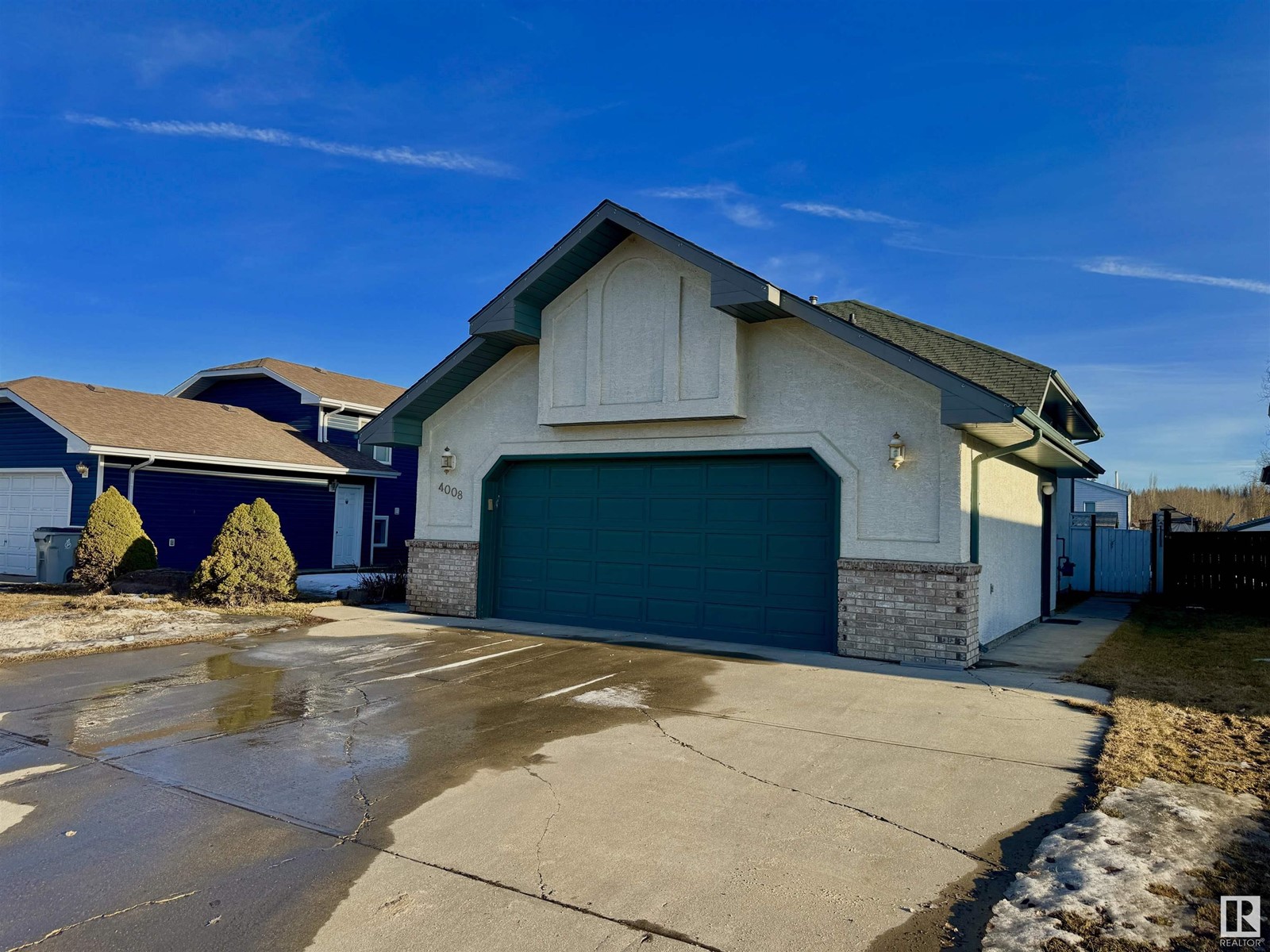 Property at 4008 55 AV image 2