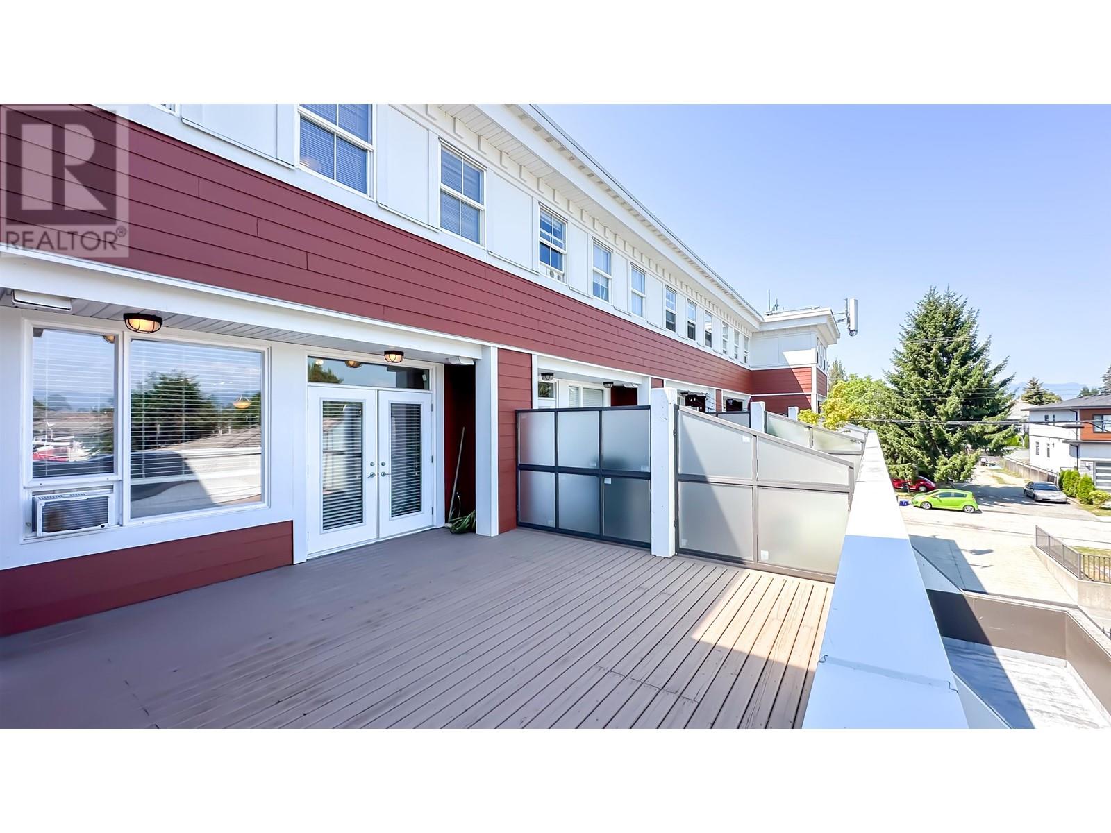 205 7908 Graham Avenue, Burnaby, British Columbia  V3N 1V9 - Photo 4 - R2996831