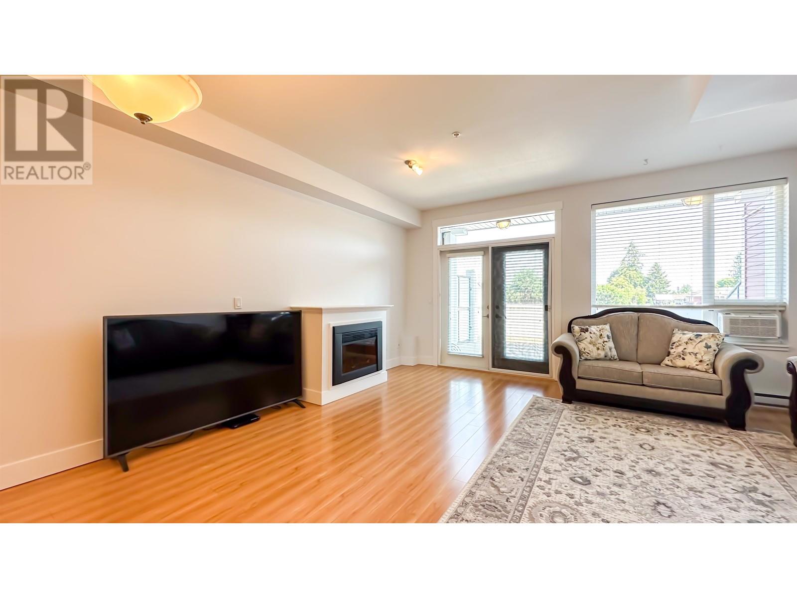 205 7908 Graham Avenue, Burnaby, British Columbia  V3N 1V9 - Photo 6 - R2996831