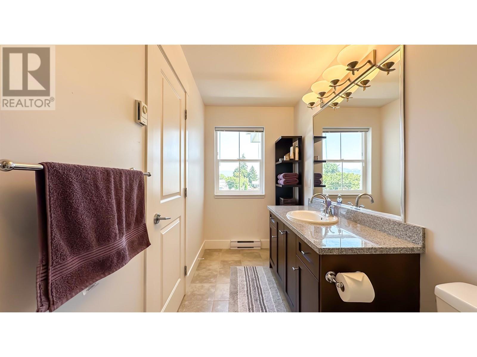 205 7908 Graham Avenue, Burnaby, British Columbia  V3N 1V9 - Photo 8 - R2996831
