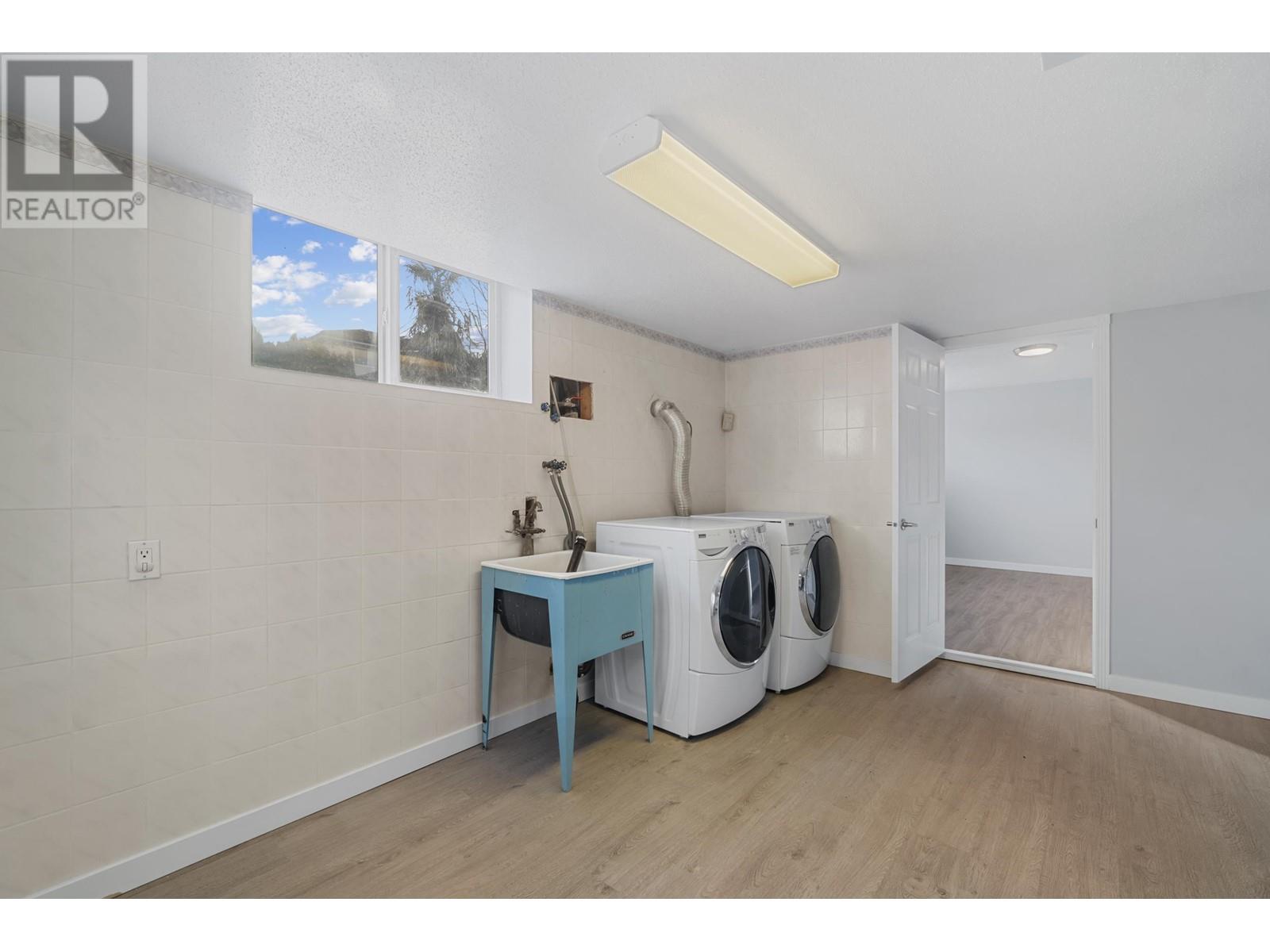 9152 Klenner Drive, Burnaby, British Columbia  V3N 4E8 - Photo 31 - R2996789