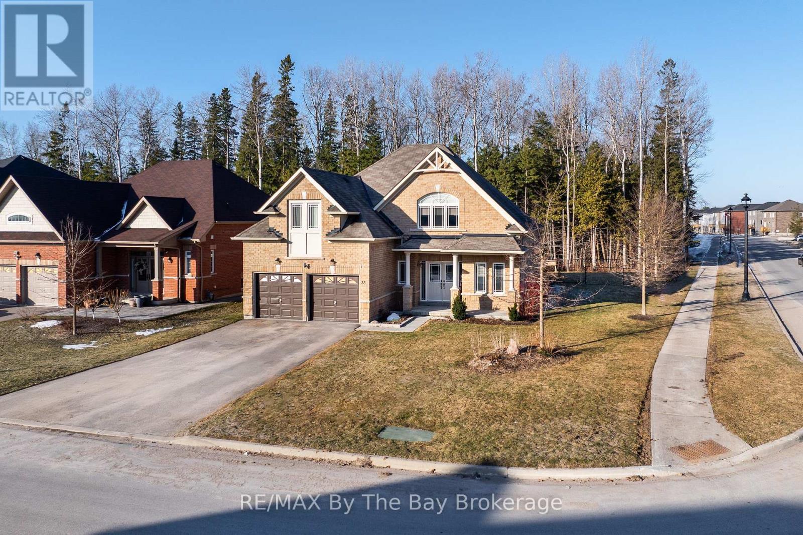 35 Falvo Street, Wasaga Beach, Ontario L9Z 0G8 - Photo 44 - S12030612