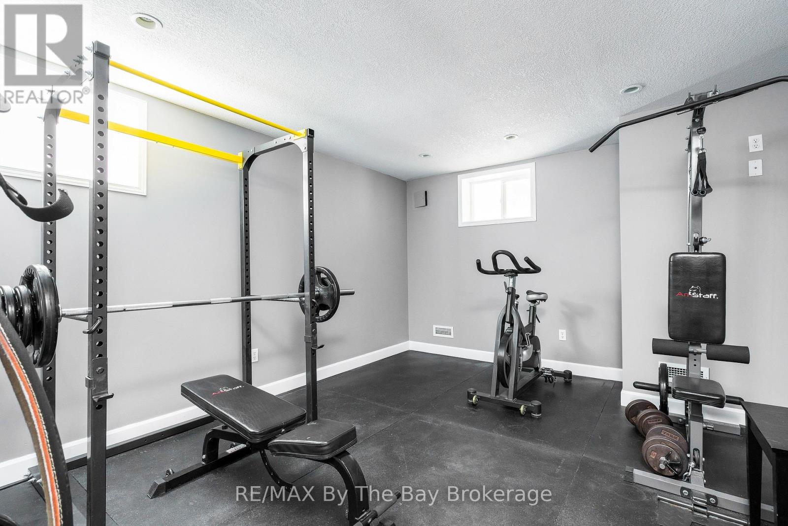 35 Falvo Street, Wasaga Beach, Ontario L9Z 0G8 - Photo 35 - S12030612