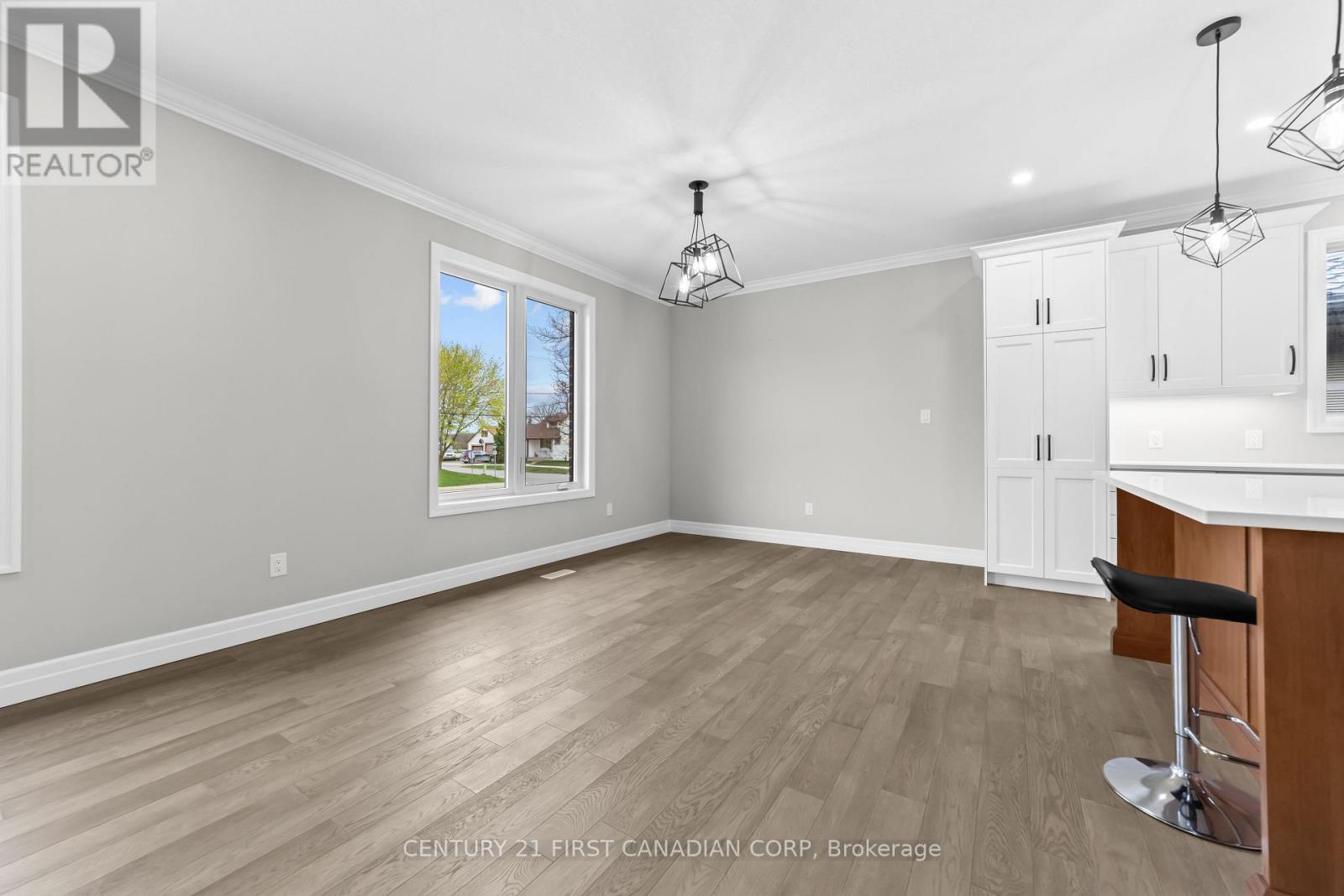 134 King Street, Lambton Shores, Ontario  N0M 2L0 - Photo 24 - X12063295