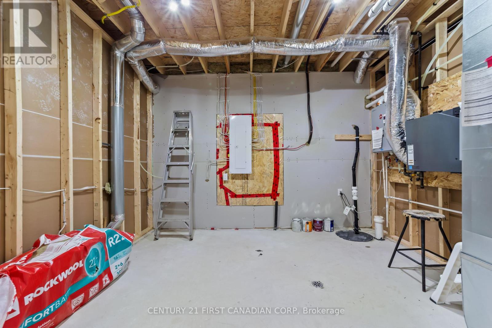 134 King Street, Lambton Shores, Ontario  N0M 2L0 - Photo 41 - X12063295