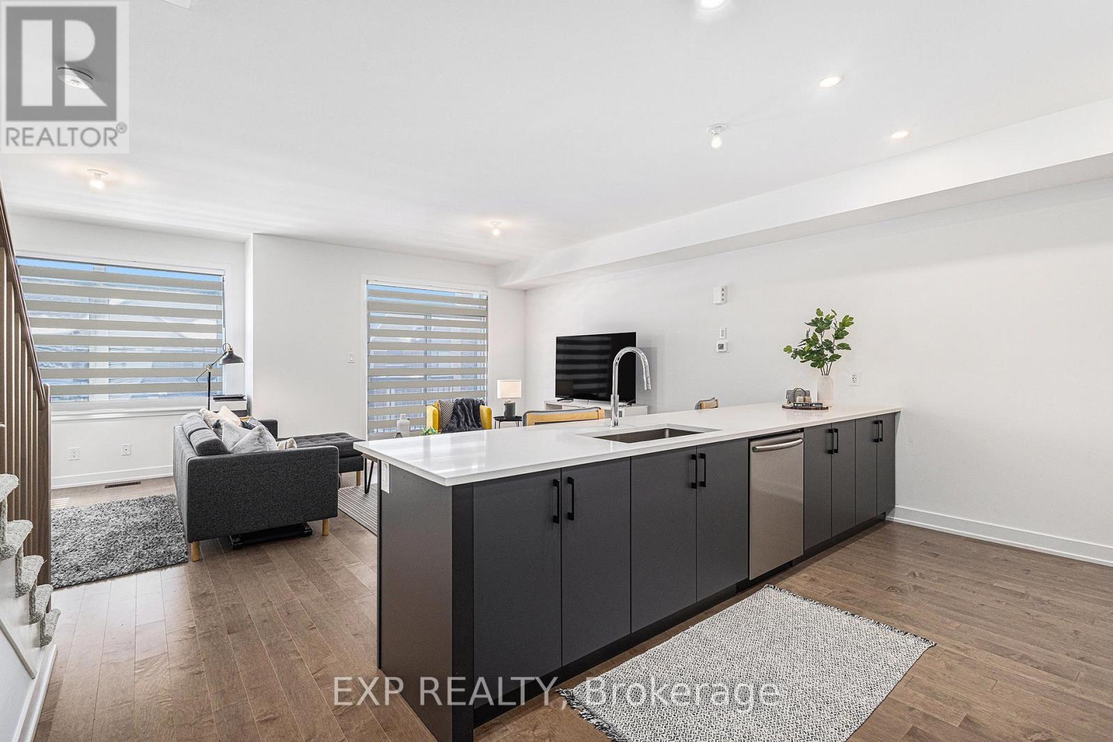 562 Tahoe Heights, Ottawa, Ontario  K1T 0X5 - Photo 13 - X12075952