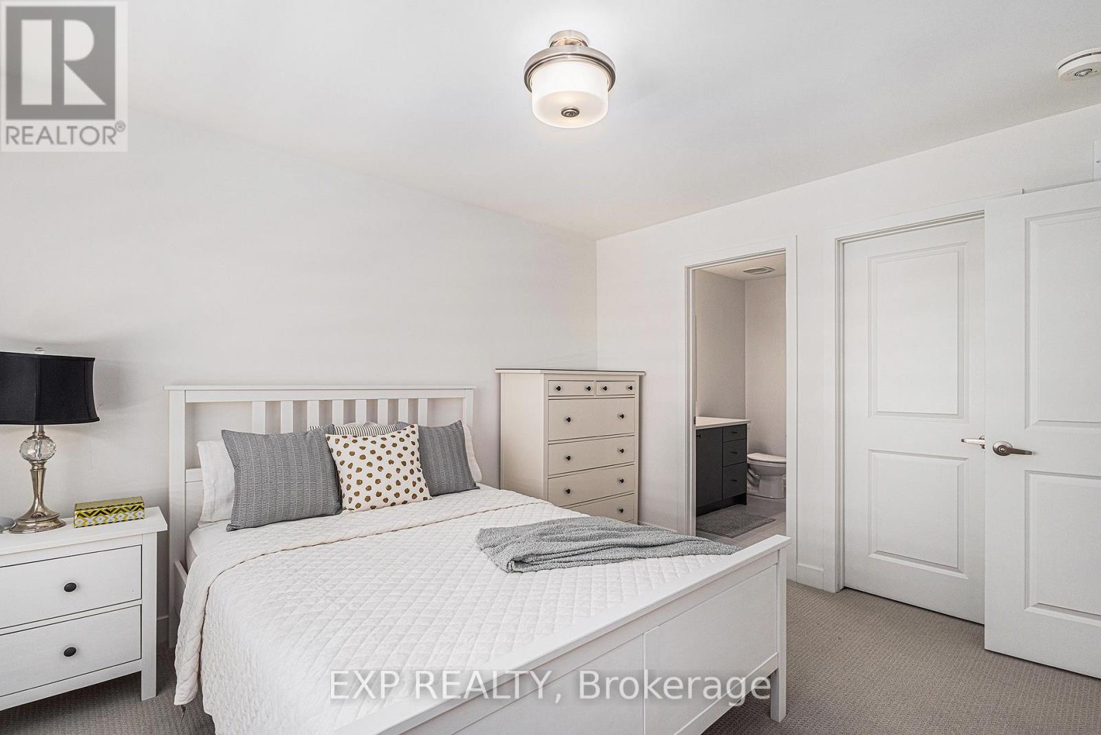 562 Tahoe Heights, Ottawa, Ontario  K1T 0X5 - Photo 17 - X12075952