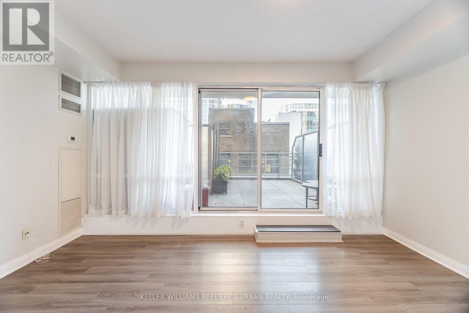 608 - 220 Victoria Street, Toronto (Church-Yonge Corridor), Ontario  M5B 2R6 - Photo 9 - C12116609