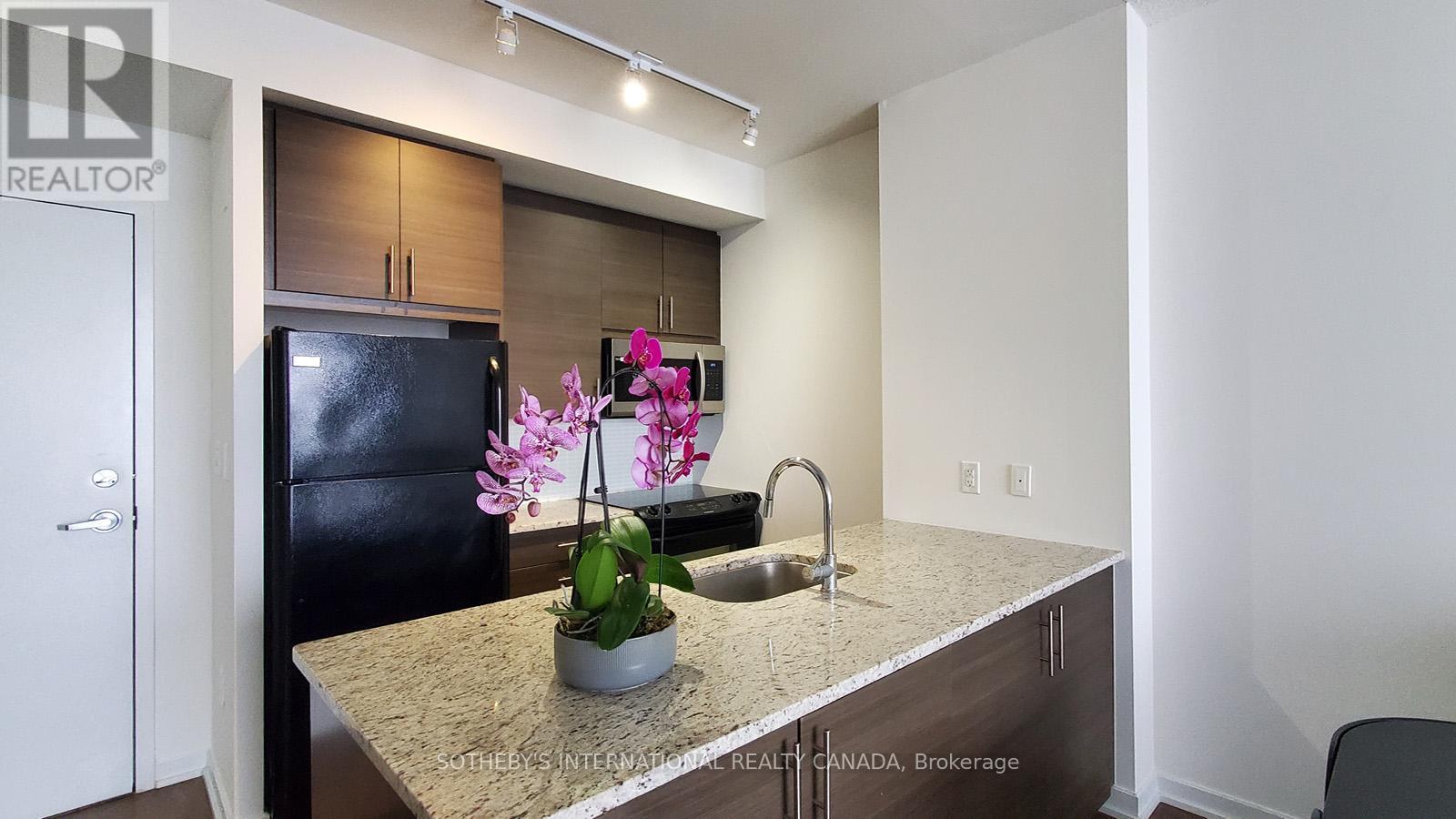 2411 - 70 Forest Manor Road, Toronto, Ontario  M2J 0A9 - Photo 8 - C12116643