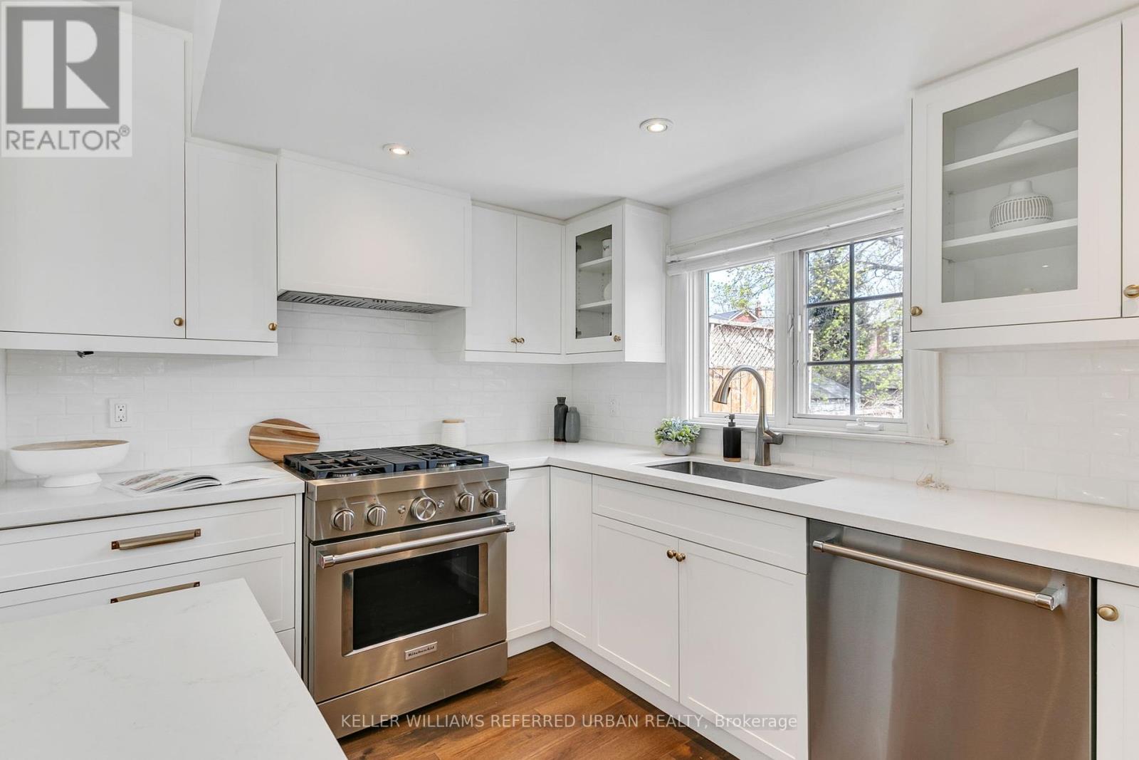 21 Donegall Drive, Toronto (Leaside), Ontario  M4G 3G6 - Photo 11 - C12116660
