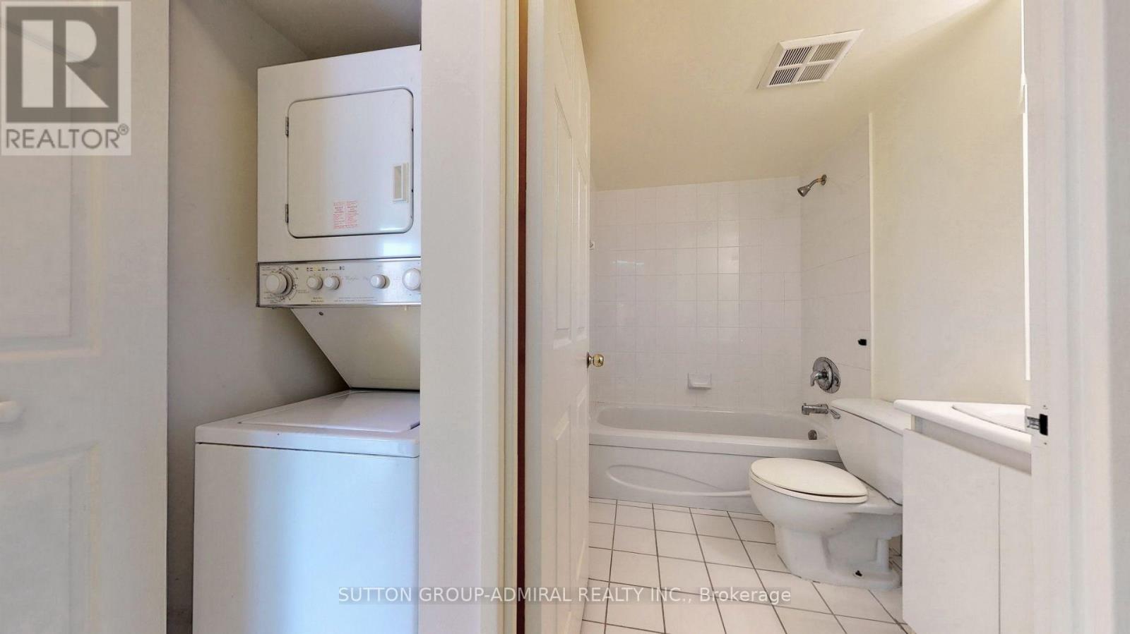 1807 - 736 Bay Street, Toronto, Ontario  M5G 1N6 - Photo 10 - C12116671