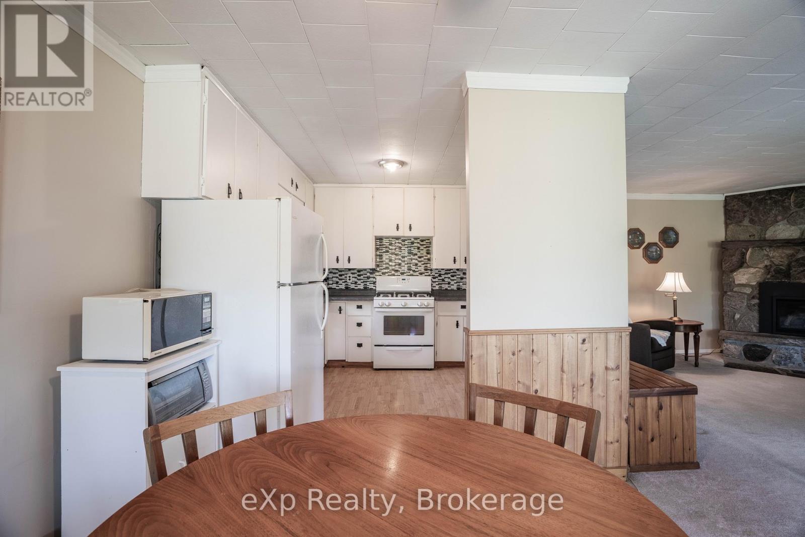 32 Baywatch Drive, Northern Bruce Peninsula, Ontario  N0H 2T0 - Photo 13 - X12116693