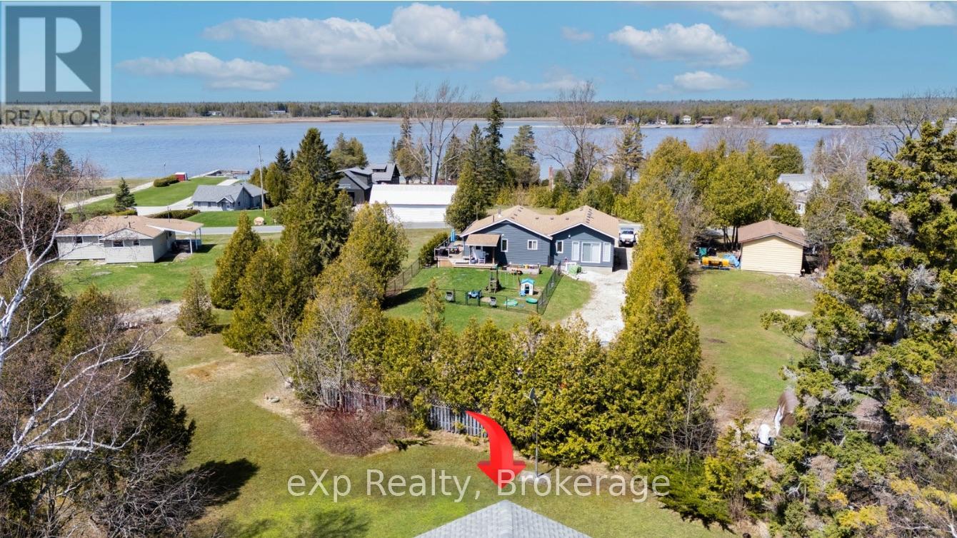 32 Baywatch Drive, Northern Bruce Peninsula, Ontario  N0H 2T0 - Photo 26 - X12116693